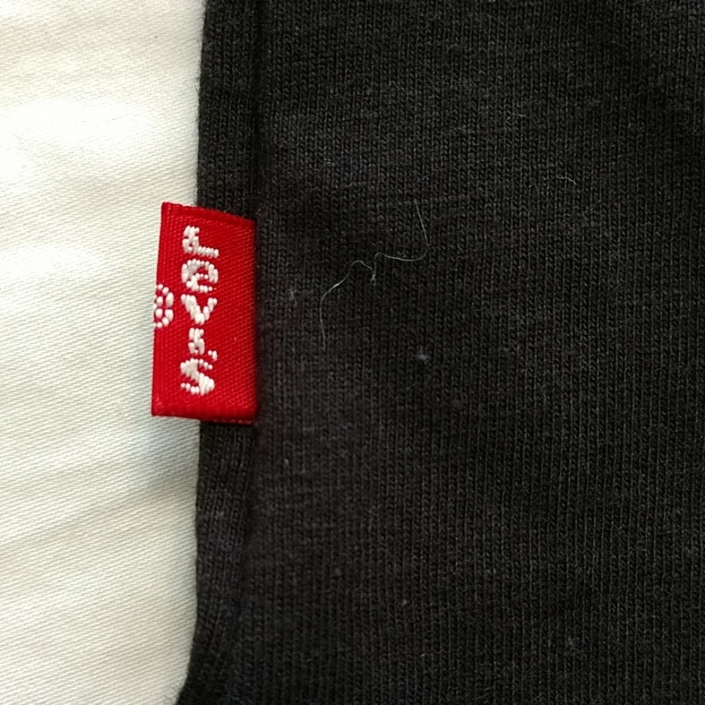 LEVI'S Ladies tee - Picture 4 of 5